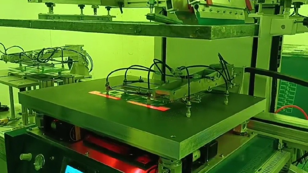 CCD全自動（dòng）絲（sī）印機（jī）由哪些（xiē）優勢？